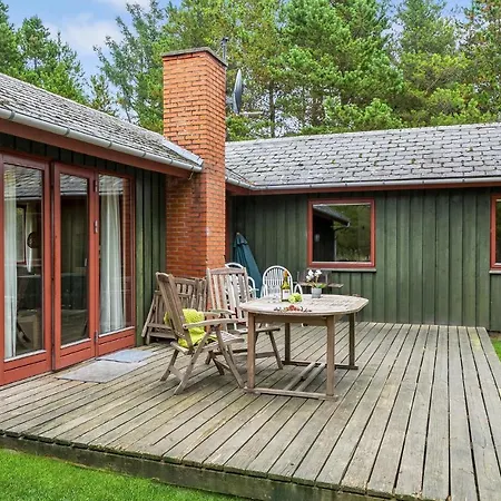 Dom wakacyjny Three-bedroom Blavand With A Fireplace 05 *