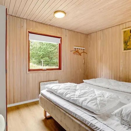 Three-bedroom Blavand With A Fireplace 05 *