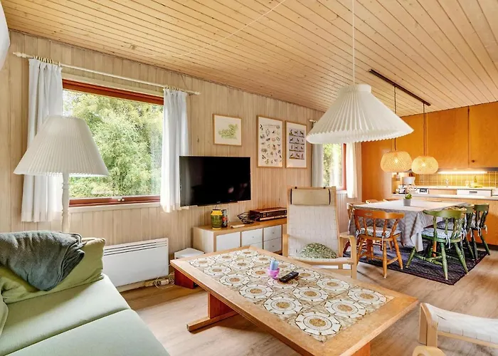 Prázdninový dům Three-bedroom With A Fireplace 05 *